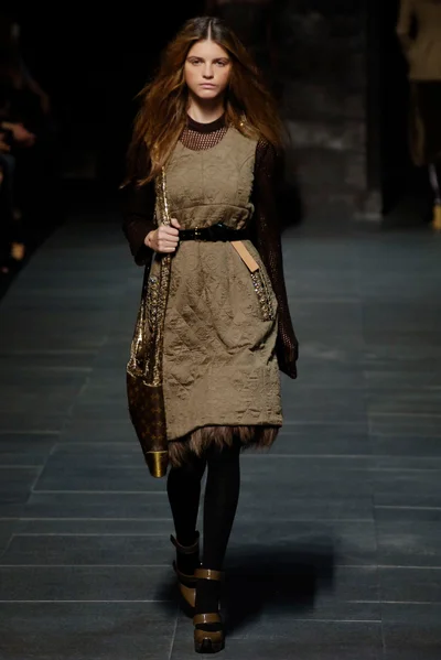 Look 27
